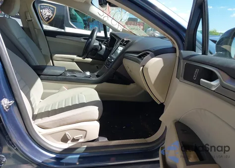 2019 Ford Fusion Hybrid Se z USA, uszkodzony, nr VIN 3FA6P0LU0KR185079